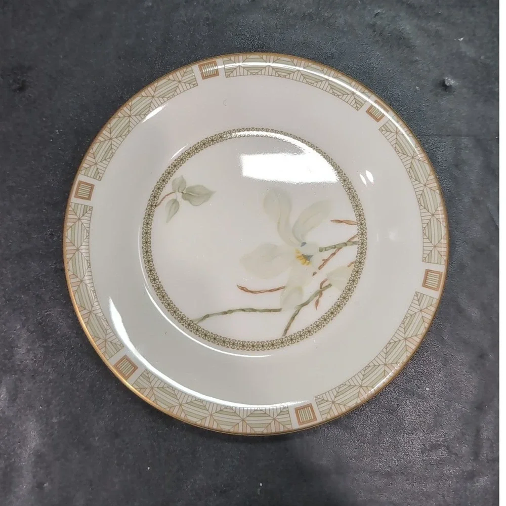Royal Doulton White Nile Four Piece‎ Place Setting, Vintage Fine China Tableware
